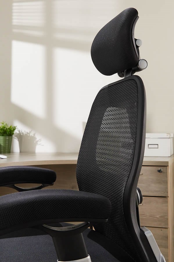 High Back Mesh Office Chair With Headrest Deeply Padded Seat Cobhamly