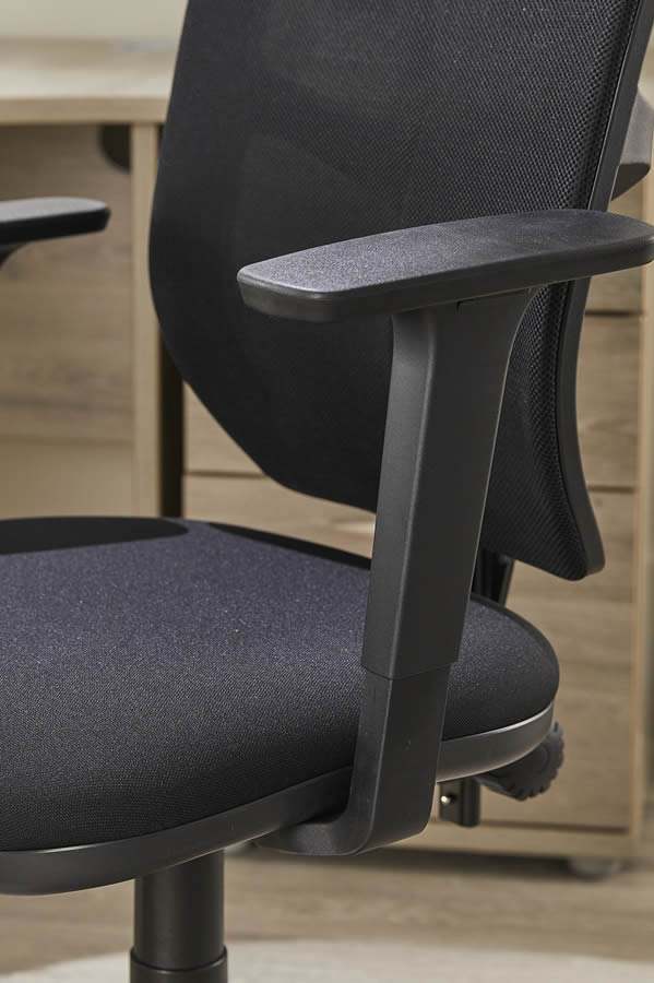 Kiska ergonomic outlet mesh desk chair