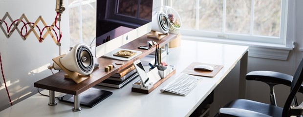 How Do You Choose a Good Home Office Desk?
