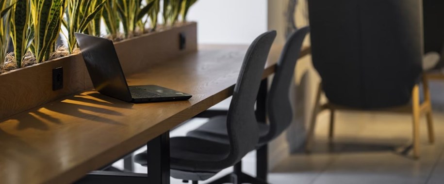 12 Things to Consider About Office Chairs With No Arms