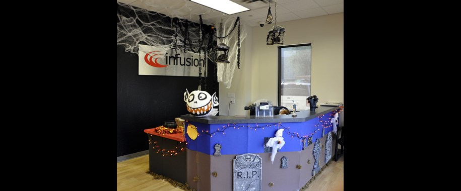 How To Decorate Your Office Or Desk For Halloween
