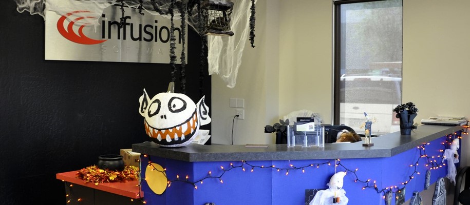 How To Decorate Your Office Or Desk For Halloween
