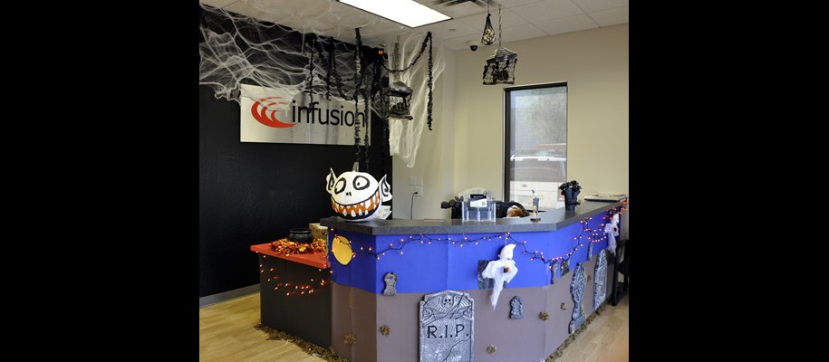 How To Decorate Your Office Or Desk For Halloween