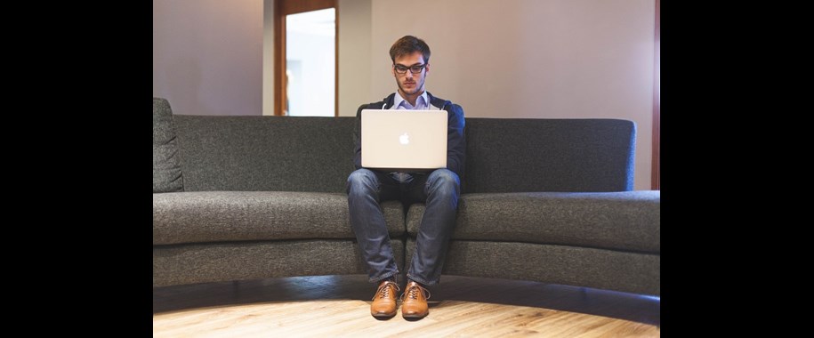 Which is Better? Working at the Office or Working from Home?