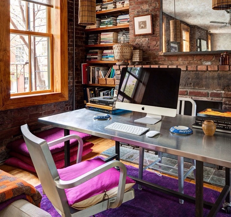 15 Ways To Uniquely Decorate Your Office Desk