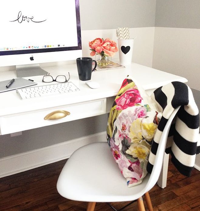 15 Ways To Uniquely Decorate Your Office Desk