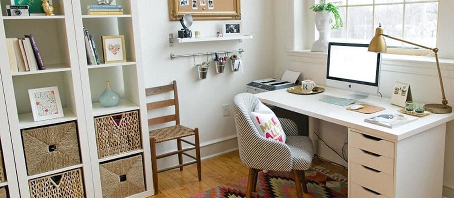 15 Ways To Uniquely Decorate Your Office Desk